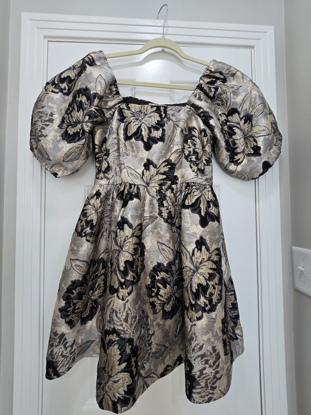Mille - Metallic Gold & Black Floral Puff Sleeve Dress